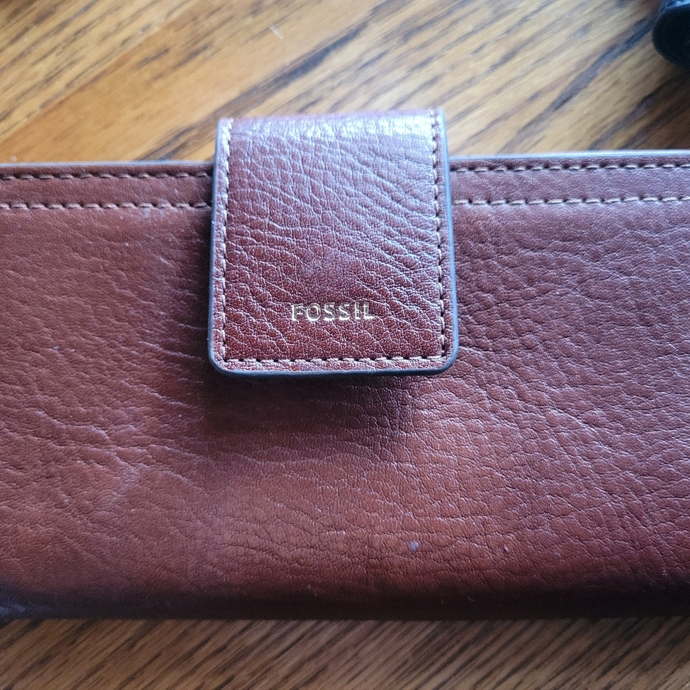 Fossil Brown Leather Full Size Fold Over Wallet.